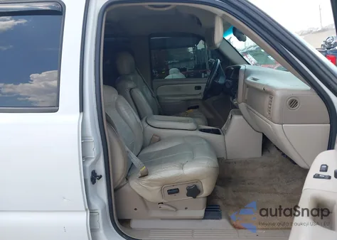 2001 Chevrolet Tahoe C1500 z USA, uszkodzony, nr VIN 1GNEC13T81R110940